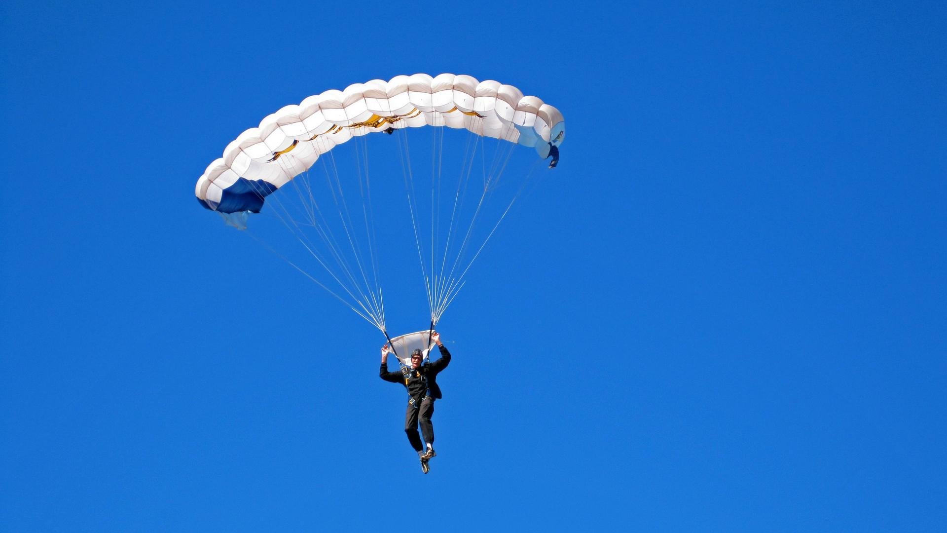 赛道上的舞者，斯通斯如何成为F1年度争冠之夜的绝对焦点