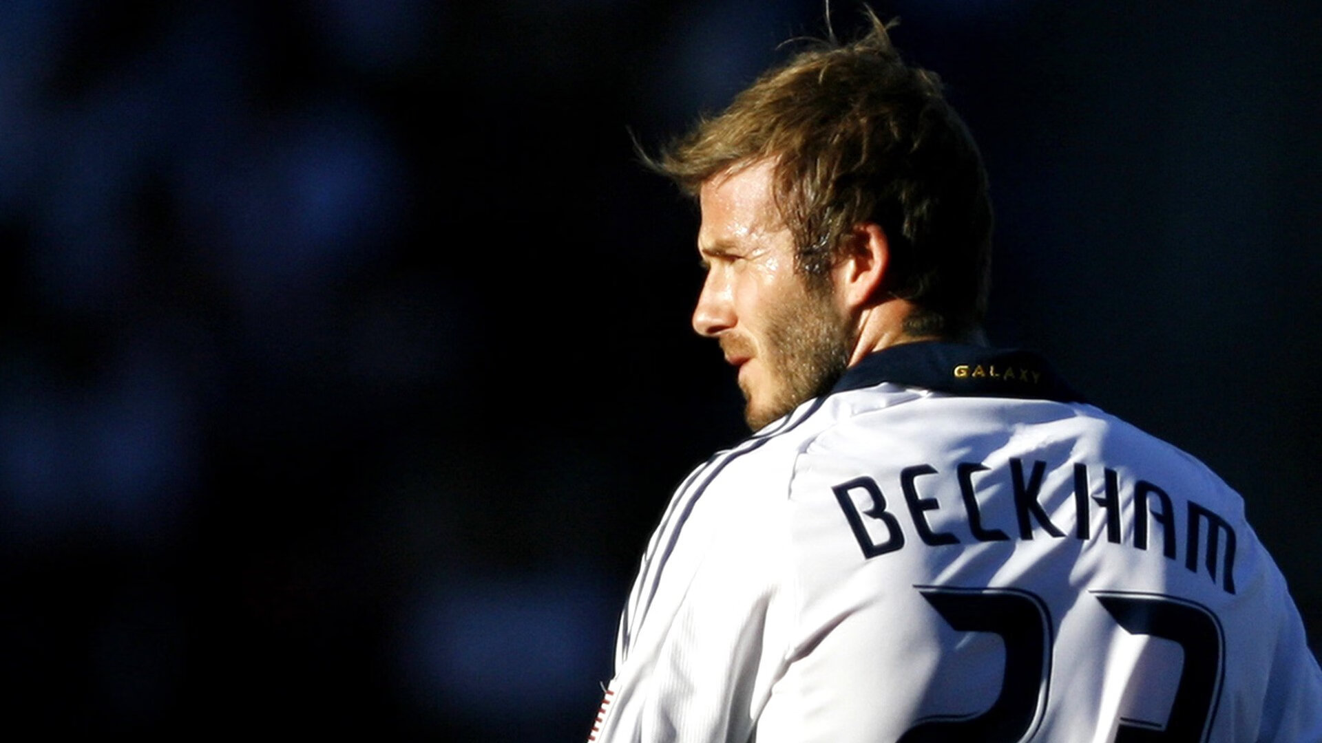 开云体育官网-当红色浪潮席卷老特拉福德，苏亚雷斯的天才一夜如何改写了中国足球的想象